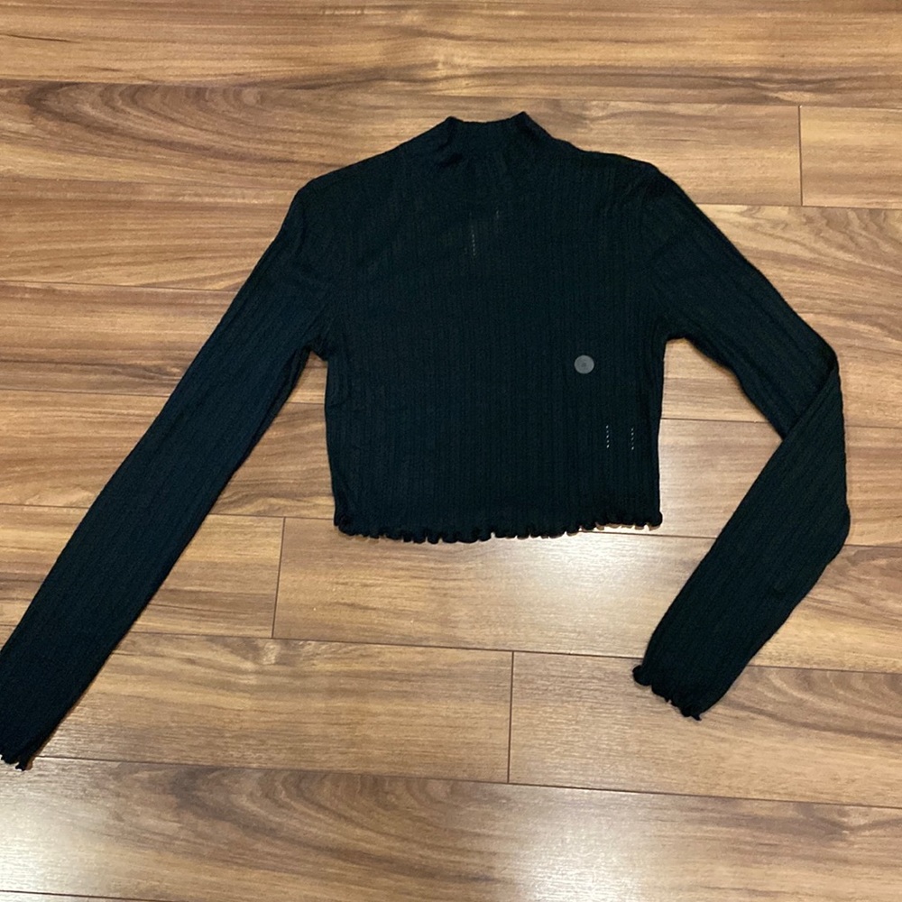NWT Aero Ladies Black Turtleneck Crop Top Size M